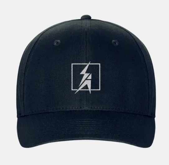 Mockup: a navy cap with the logo.